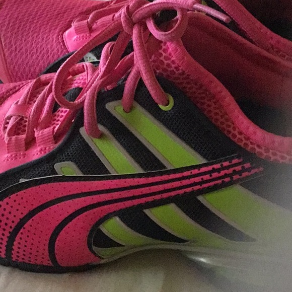 Tennis shoe - Picture 3 of 3